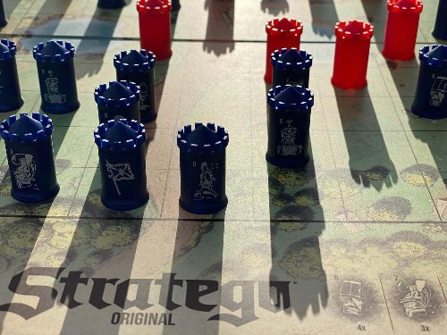 &Epsilon;&pi;&iota;&tau;&rho;&alpha;&pi;έ&zeta;&iota;&omicron; &Pi;&alpha;&iota;&chi;&nu;ί&delta;&iota; Stratego Original