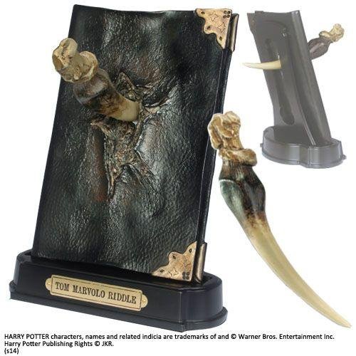 Harry Potter - Basilisk Fang and Tom Riddle Diary 1/1
Replica