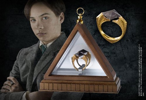 Harry Potter - Lord Voldemort's Horcrux Ring 1/1
Replica (Gold Plated)