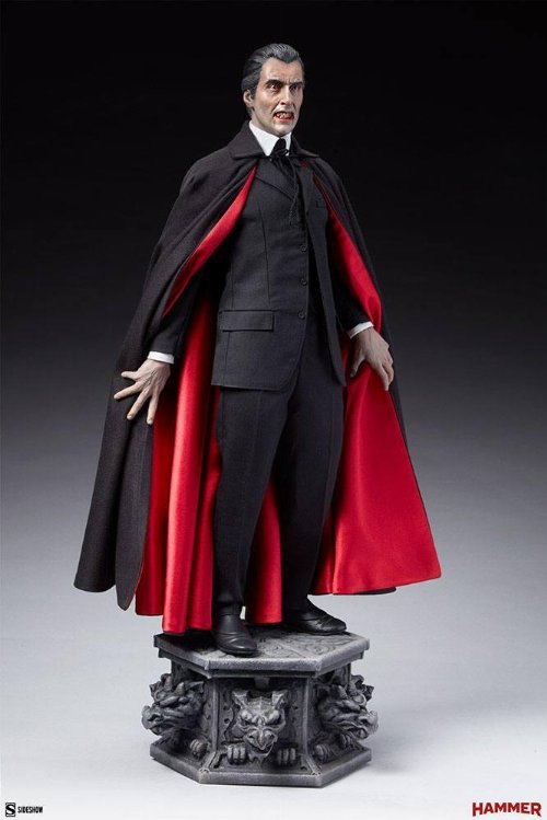 Dracula: Premium Format - Dracula (Christopher Lee)
Statue (56cm)