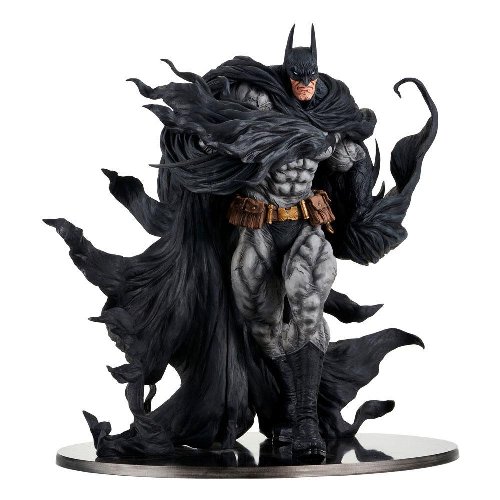 DC Comics - Batman (Hard Black) Statue Figure
(35cm)