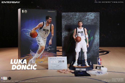 NBA: Collection Real Masterpiece - Luka Doncic Φιγούρα
Δράσης (30cm) LE5000