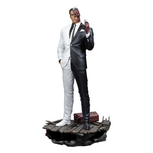 DC Comics: Maquette - Two-Face 1/6 Deluxe Statue
Figure (55cm)