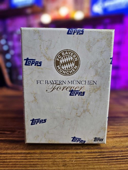 Topps - 2023-24 FC Bayern Munchen Forever Hobby Box (3
Κάρτες)