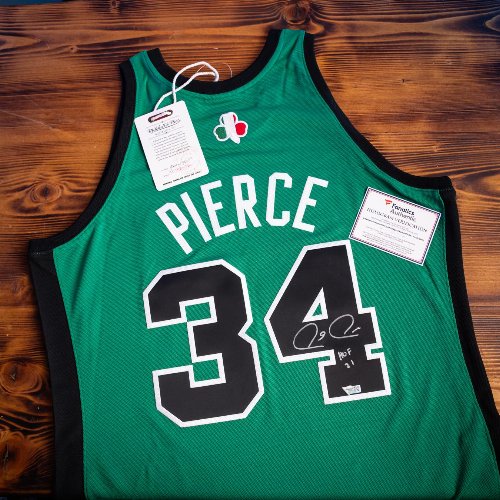 Boston Celtics Paul Pierce Signed Jersey Blue
(Authenticated by Fanatics)