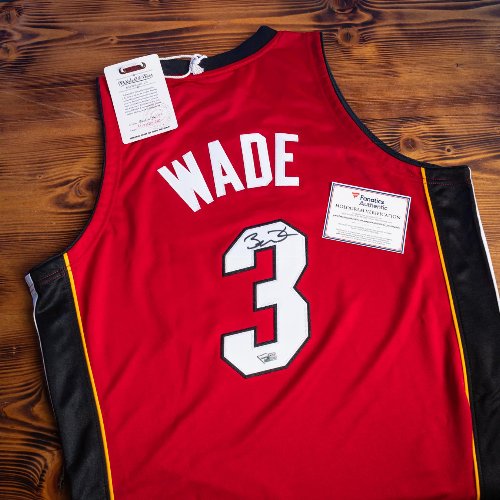Miami Heat Dwayne Wade Signed Jersey Red
(Authenticated by Fanatics)