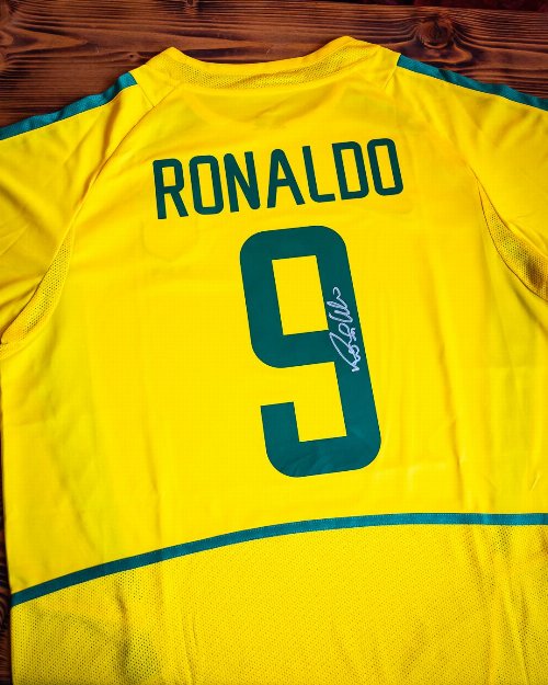 Memorabilia - Vintage Ronaldo Nazario Signed Brazil
Home Jersey (Authenticated by Beckett)
