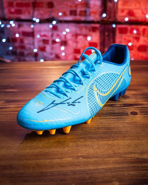 Luka Modric Signed Soccer Cleat (Authenticated
by Beckett)