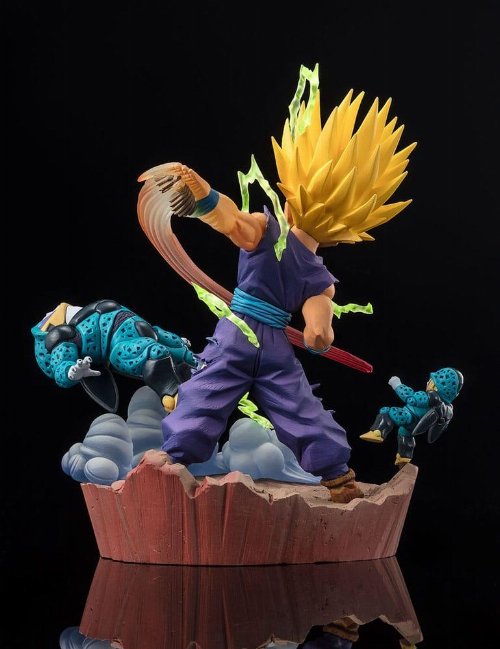 Dragon Ball - Super Saiyan 2 Son Gohan Anger
Exploding into Power FiguartsZERO Statue Figure
(20cm)