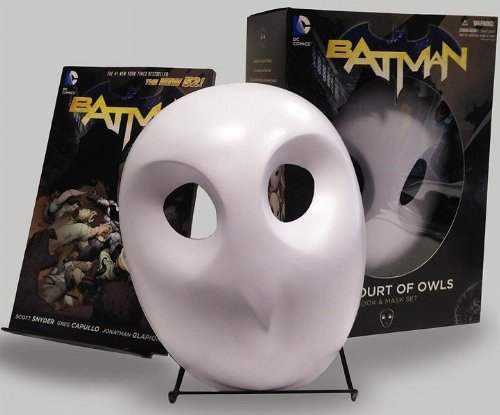 Batman Vol. 1 Court Of Owls Book And Mask Set
(N52)